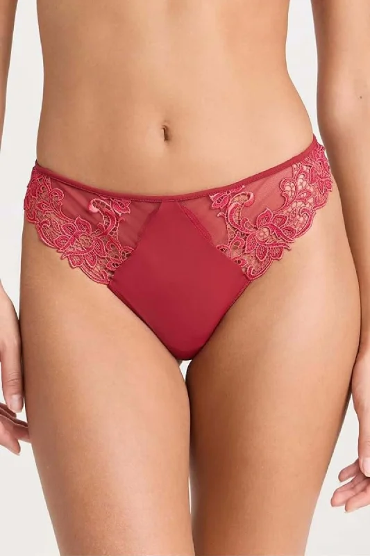 Saga Thong in Lipstick